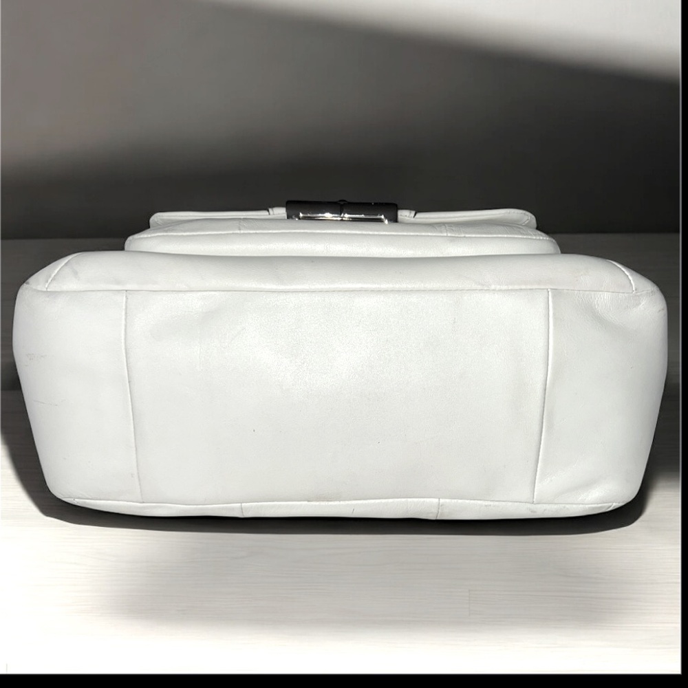 Coach🤍White Leather Pink Satin Interior
Satchel Handbag 🌸BEAUTIFUL - Picture 11 of 14